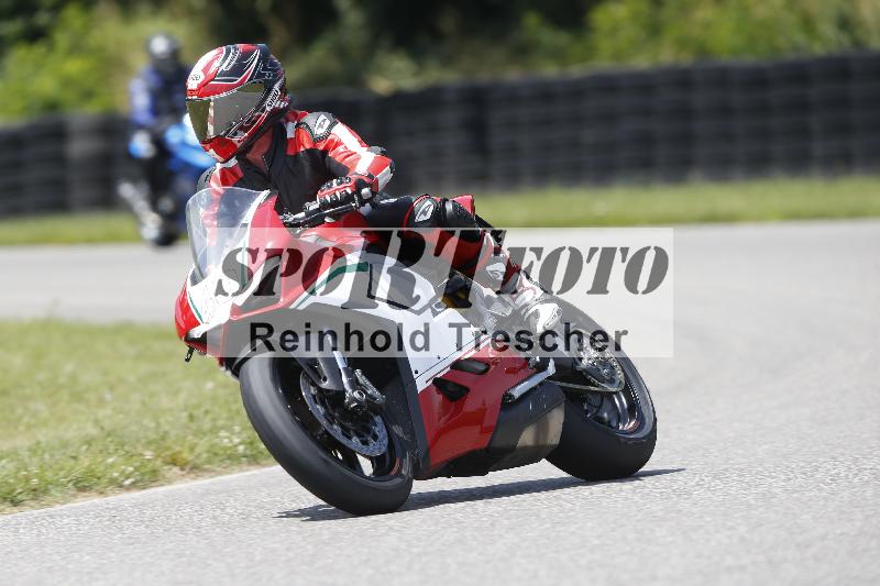 /27 12.06.2025 Ducati Schweiz Trackday Warmup  ADR/gruen-vert/40